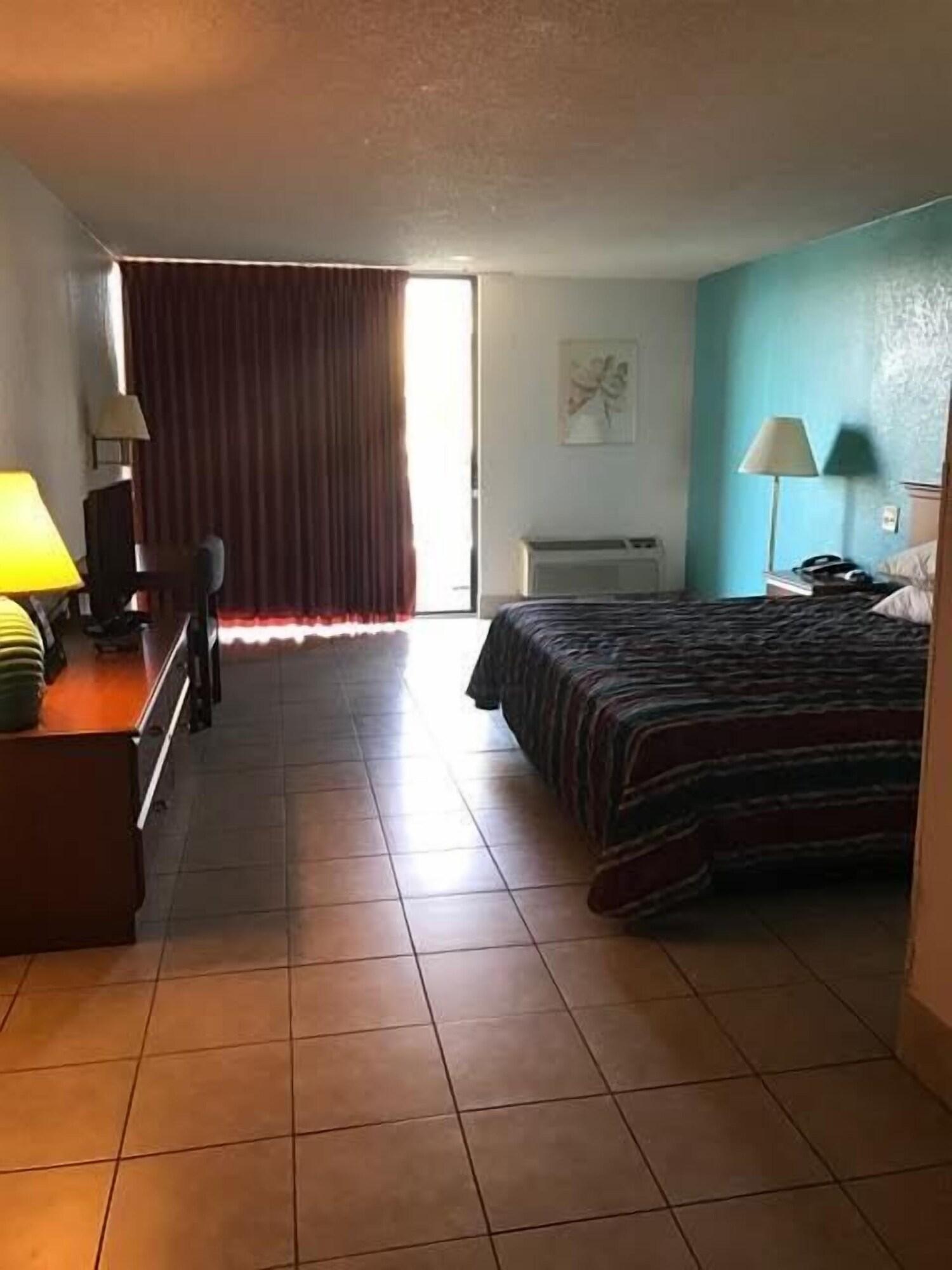 Howard Johnson By Wyndham Winter Haven Fl Esterno foto