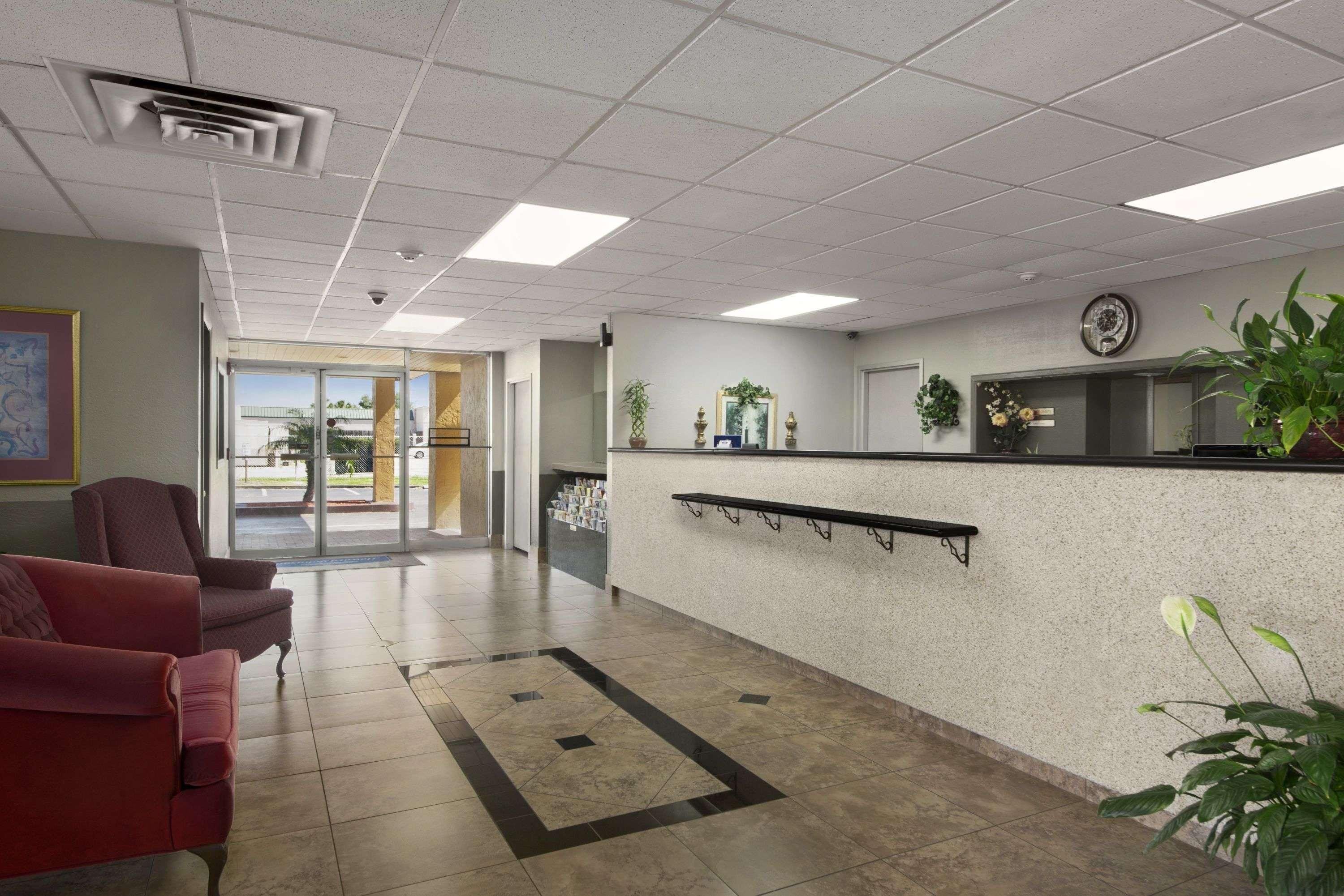 Howard Johnson By Wyndham Winter Haven Fl Esterno foto