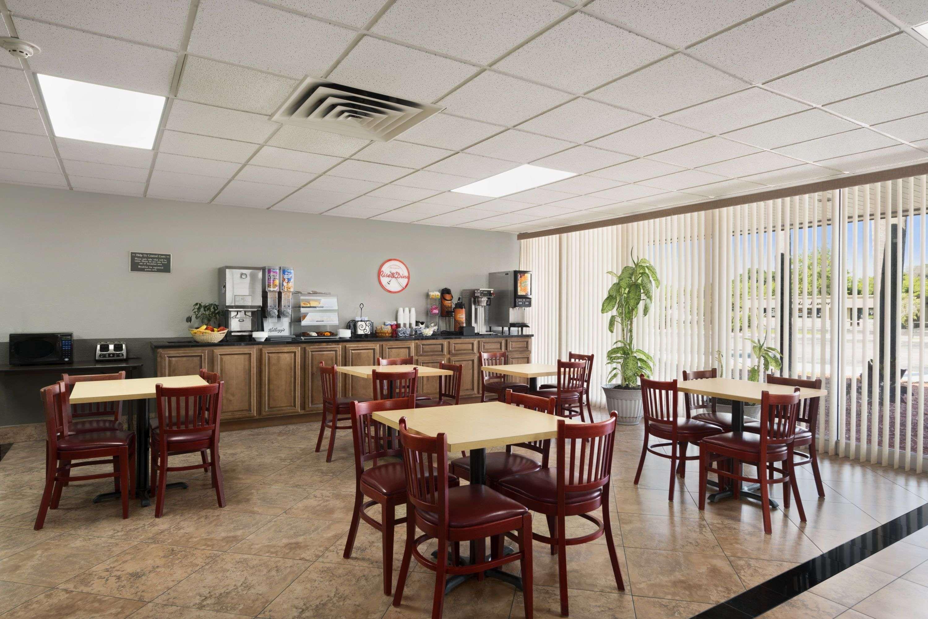 Howard Johnson By Wyndham Winter Haven Fl Esterno foto